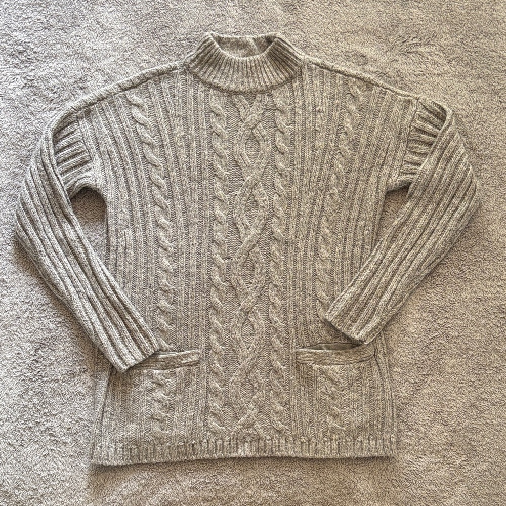 Abercrombie & Fitch Light Gray Cable Knit Turtleneck Tunic Sweater